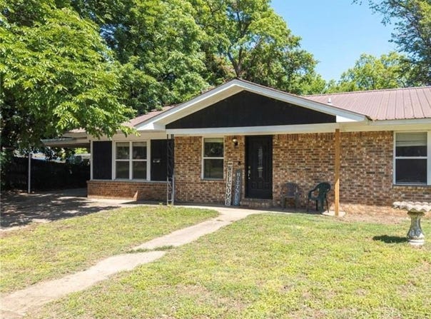 403 Main ST, Paris, AR 72855