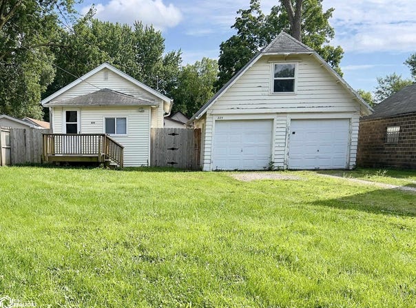225 SE 20th Street, Mason City, IA 50401