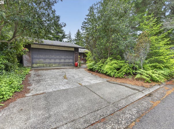 2332 24TH St, Florence, OR 97439