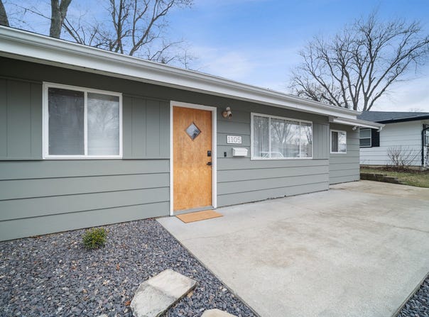 1105 Julienne Drive, Normal, IL 61761