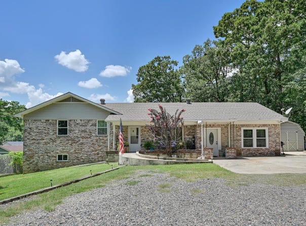 1703 Thalia, Mena, AR 71953