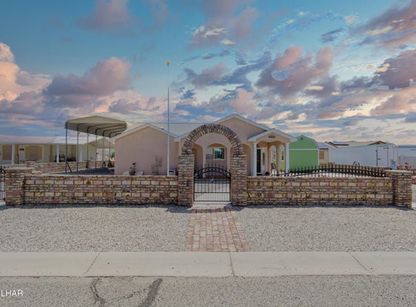 49605 Felspar Ave, Quartzsite, AZ 85346