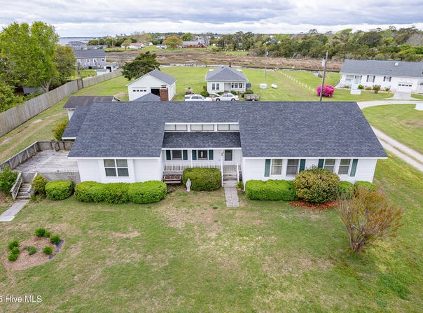 144 Dixon Drive, Newport, NC 28570