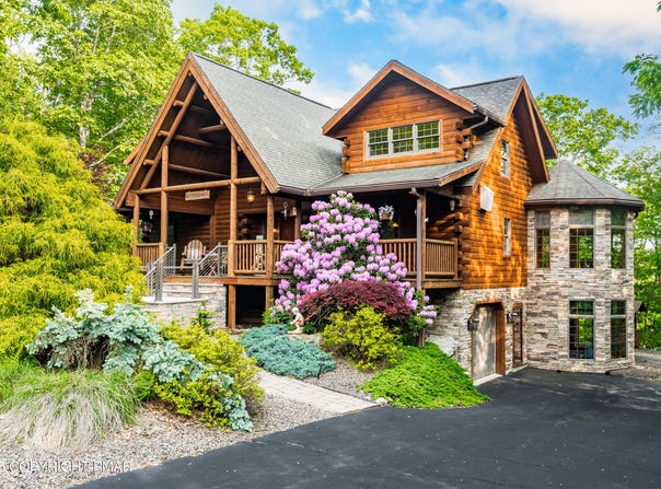 120 Dakota Drive, Hazleton, PA 18202