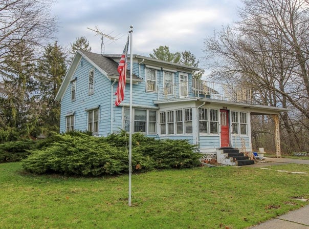209 N Pleasant Street, Cambridge, WI 53523