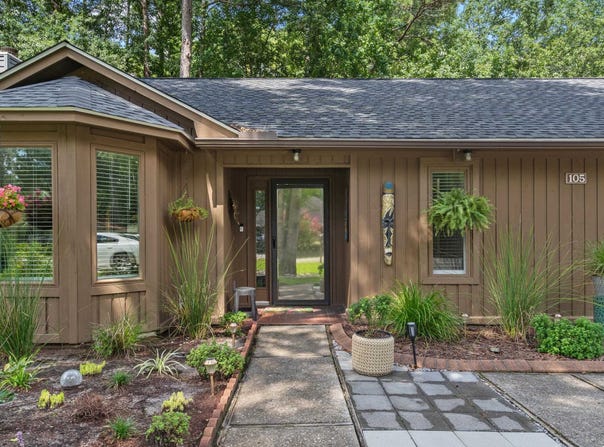 105 Hickory Dr., Conway, SC 29526