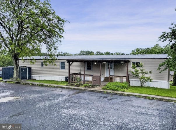 82 LINDA DRIVE, MECHANICSBURG, PA 17050