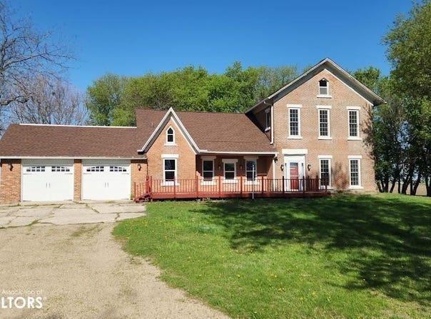 1950 River Road, Forest City, IA 50436