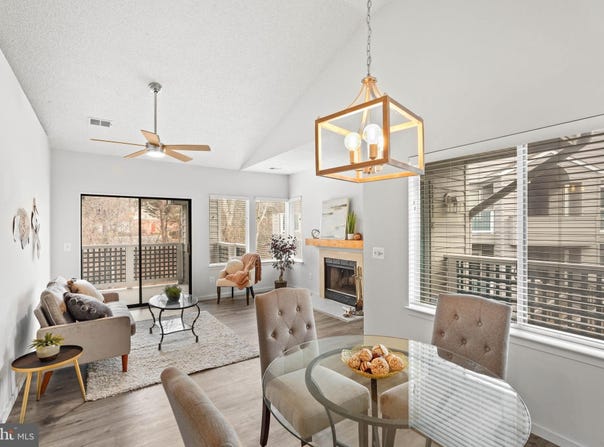 11731-E SUMMERCHASE Circle, RESTON, VA 20194
