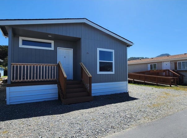 94120 STRAHAN ST, Gold Beach, OR 97444
