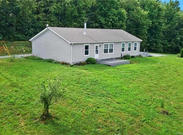 8807 E Lost College Road, Pekin, IN 47165