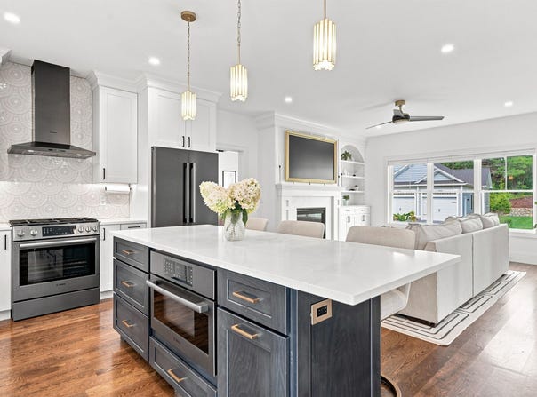 19 Wild Apple Lane, Exeter, NH 03833