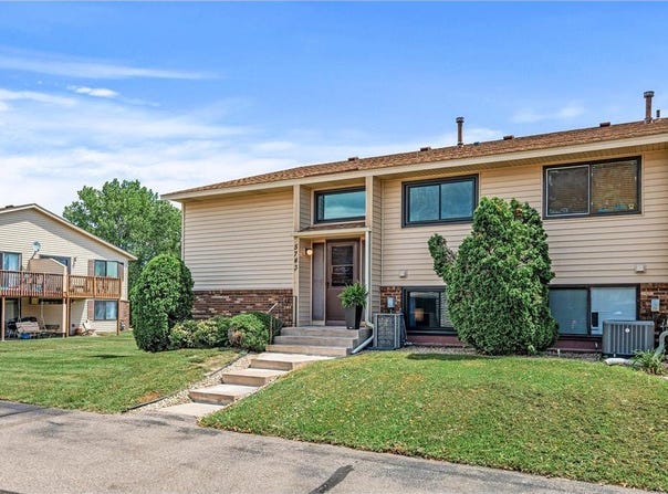 5743 Otter View Trail, White Bear Lake, MN 55110