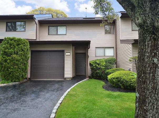 63 Northgate Circle, Melville, NY 11747