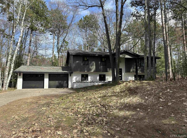 12 Elder Drive, Marquette, MI 49855