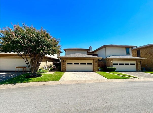 31 Morrow Drive, Bedford, TX 76021