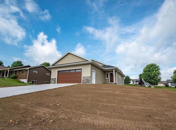 944 S Kelly Road, Ellsworth, WI 54011