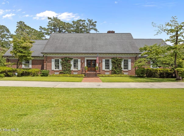 4517 W Fairway Drive, Trent Woods, NC 28562