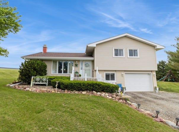 2076 Pheasant Avenue, Audubon, IA 50025