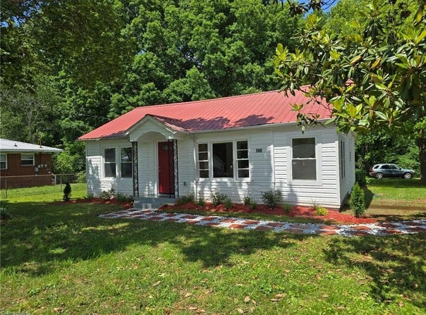 100 Hilton Street, Lexington, NC 27292