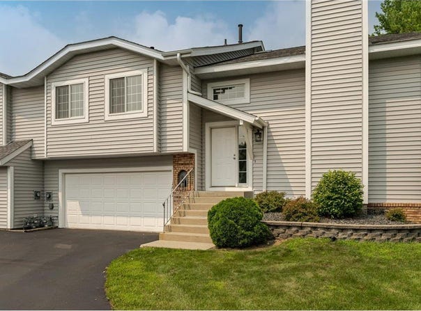 2822 Riverwood Lane NW, Rochester, MN 55901