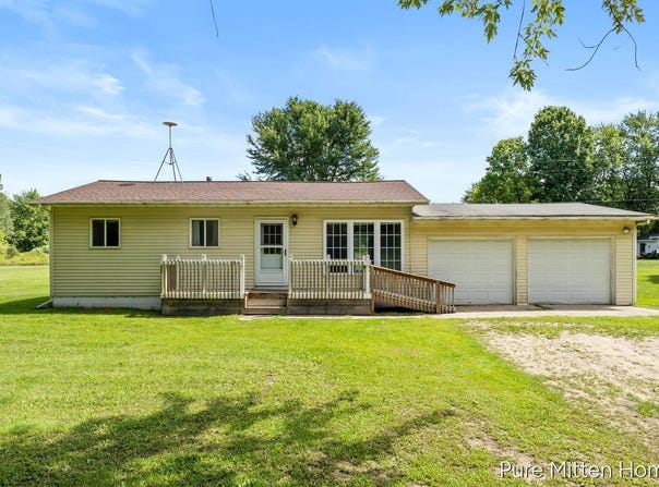 6118 N Hawley Highway, Belding, MI 48809