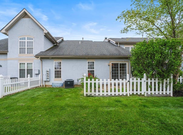 857 Village Drive, Delaware, OH 43015
