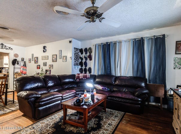 540 W Lynn Street, Slaton, TX 79364