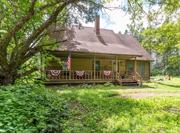 60 Chocolate Moose Lane, Lyndon, VT 05851