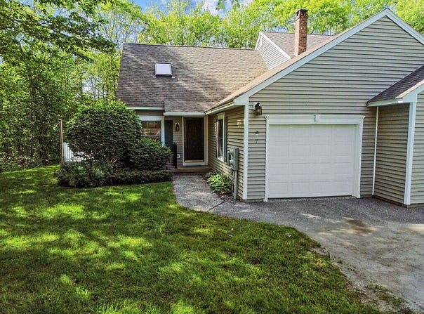 7 Garnet Drive, Topsham, ME 04086