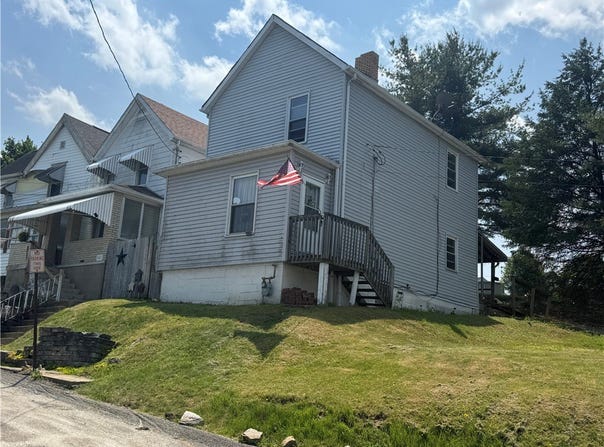 423 Lowell Street, Vandergrift, PA 15690