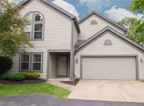 307 N Bayshore Drive, Columbiana, OH 44408