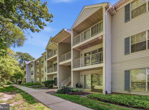 96 WILLOW CT, HAMILTON, NJ 08619