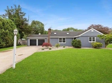 15 Circuit Drive, Rehoboth, MA 02769