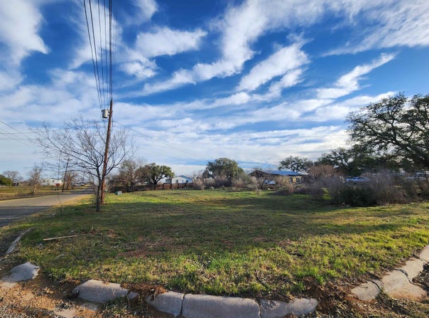 1908 Moore Street, Llano, TX 78643