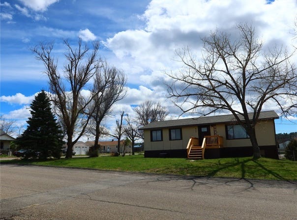 623 3rd Street E, Roundup, MT 59072