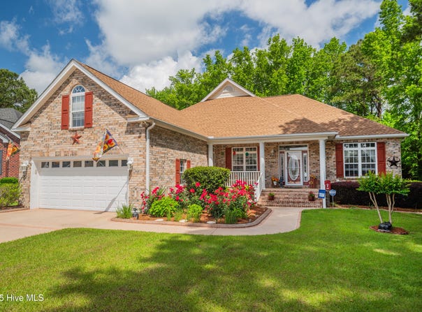 606 Lathrop Court NW, Calabash, NC 28467