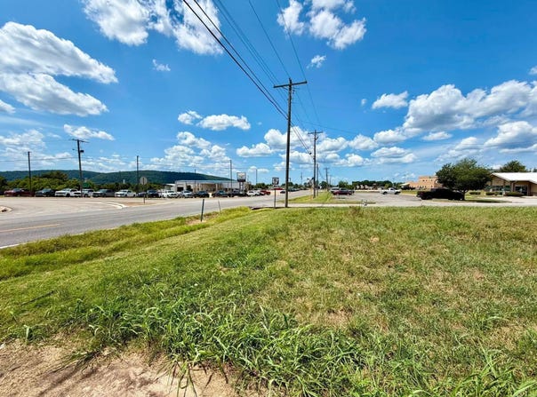 2208 E Main, Mountain View, AR 72560