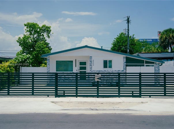 4864 E 8th Ln, Hialeah, FL 33013