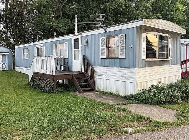 4287 Manchester Avenue NW, North Lawrence, OH 44666