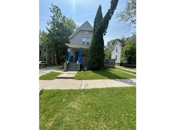609 Emmet Street, Ypsilanti, MI 48197