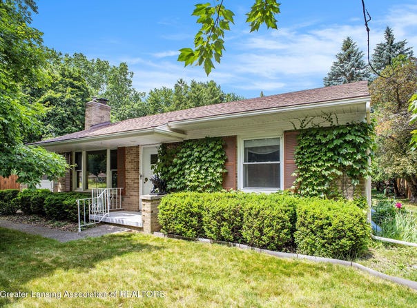 2782 Roseland Avenue, East Lansing, MI 48823