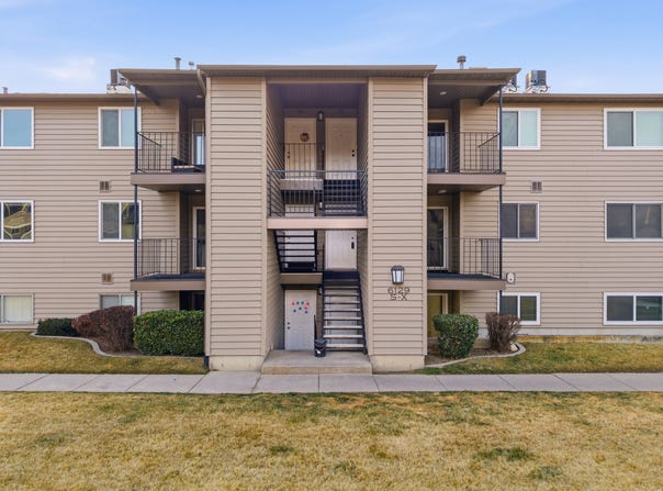 6129 S 1300 St E, Murray, UT 84121