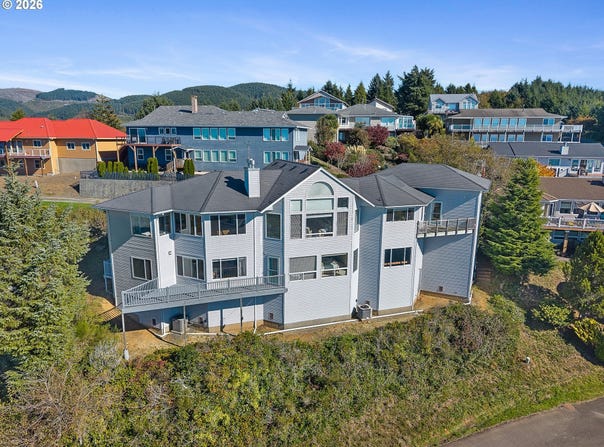 490 PACIFIC VIEW Dr, RockawayBeach, OR 97136