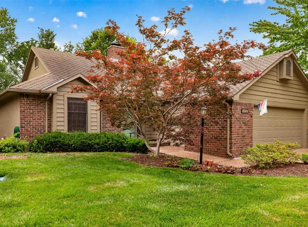 4305 Quail Pointe Rd, Lawrence, KS 66047