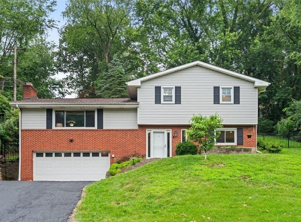 4 Thornridge Rd, Kilbuck Twp, PA 15202