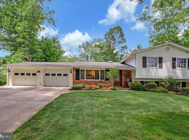 15708 BRADFORD DR, LAUREL, MD 20707