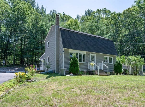 43 Frost Rd, Tyngsborough, MA 01879