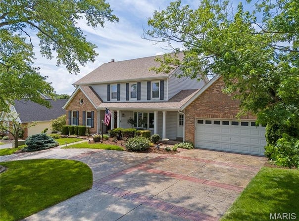 255 W Manor Drive, Chesterfield, MO 63017