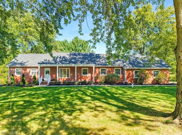 2613 Doug Avenue, Hudson, OH 44236